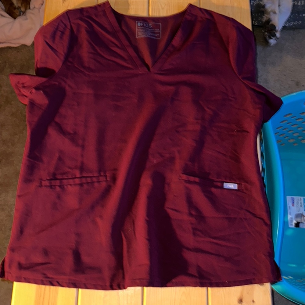Figs Casma 3 pocket scrub top